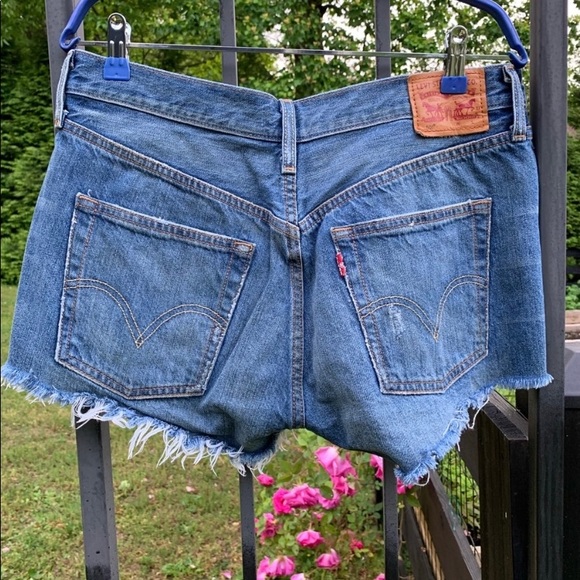Levi Button Fly Shorts - Picture 2 of 4